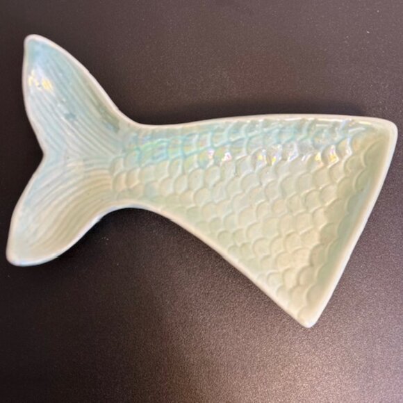 Unknown Other - Mermaid Tail Trinket Tray Iridescent Shell Jewelry Dish 6.5"